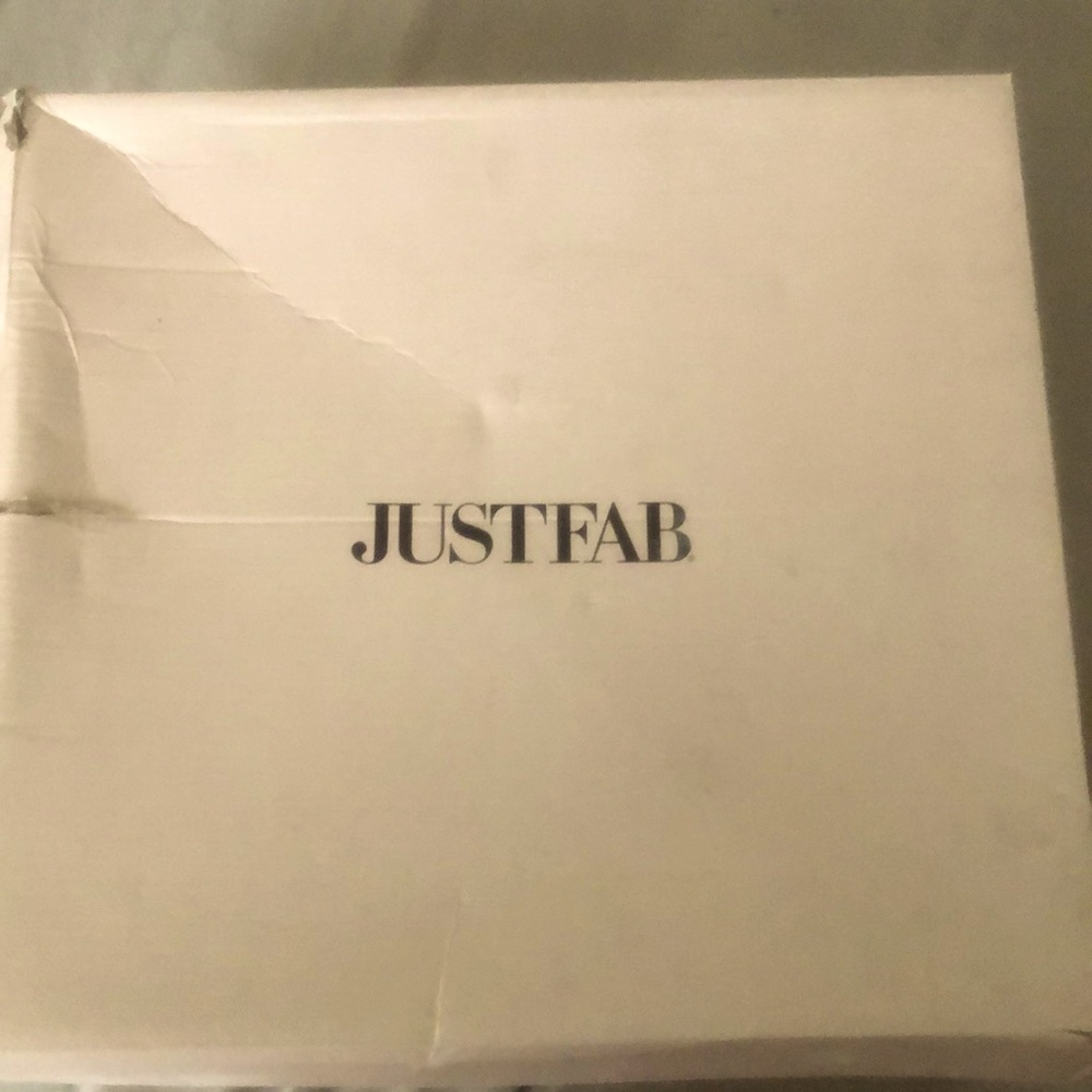 Beautiful brown ankle boots for sale, never been worn.